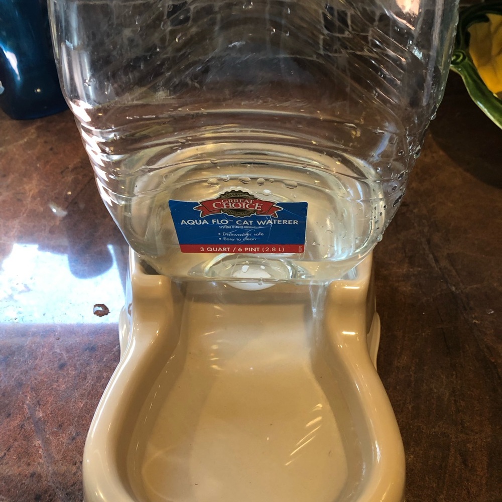 Aqua Flow Cream Automatic Cat Waterer - Refillable Pet Fountain